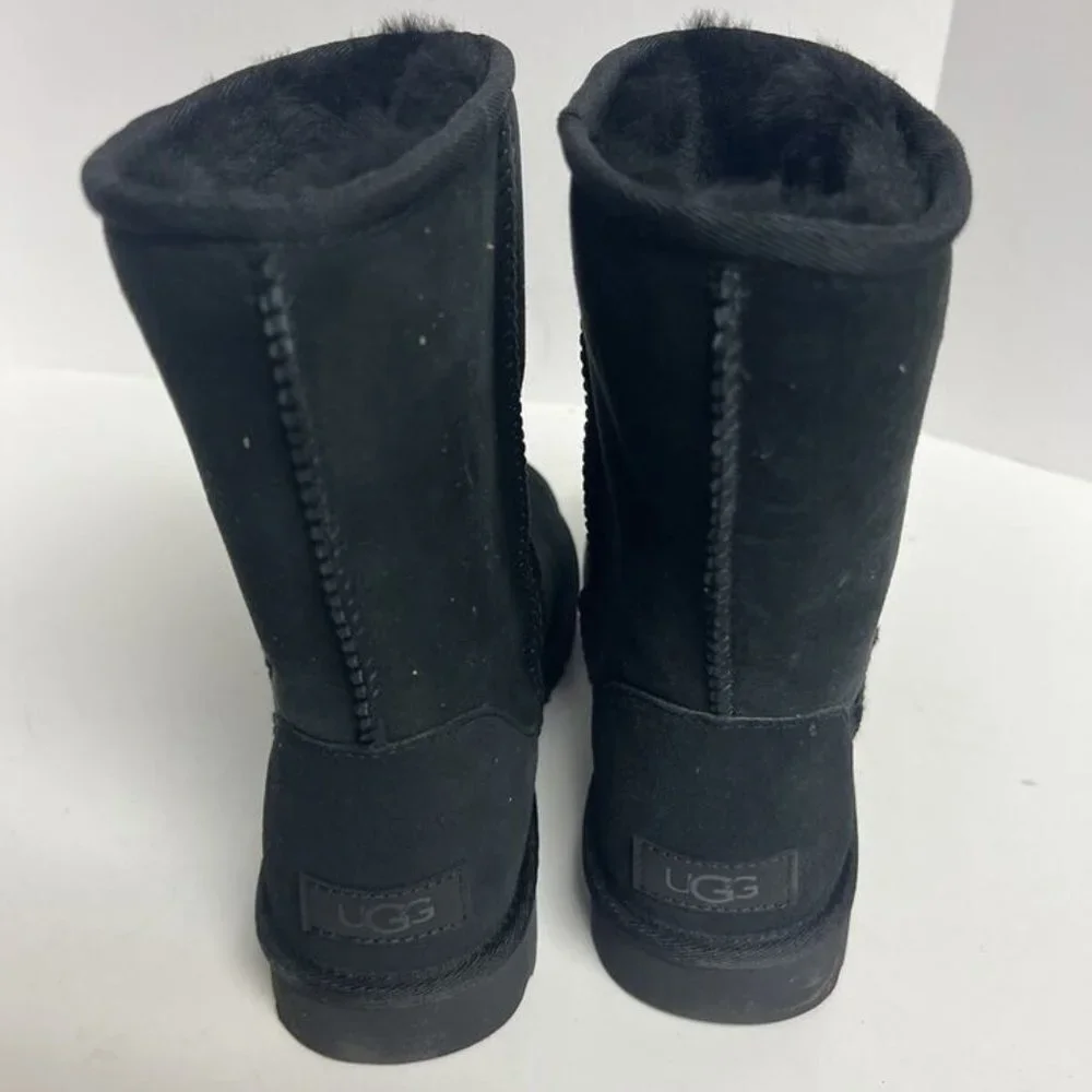 UGG Women's Classic Short II Boots Black, Size 7 M
